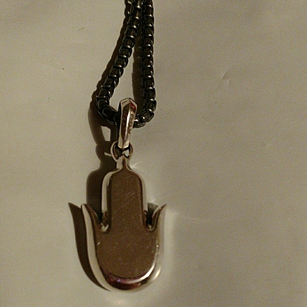 Men's David Yurman Hamsa Amulet with 26" box chain - Picture 3 of 4